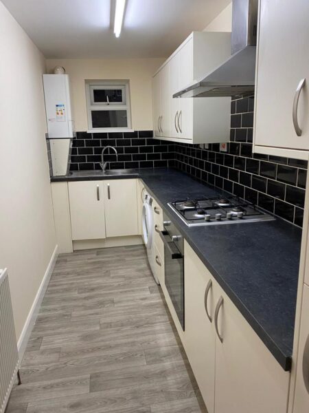2 BEDROOM FIRST FLOOR FLAT FOR RENT