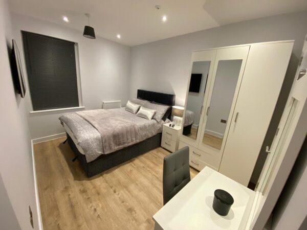 Double Rooms with En-Suite on North Street Southville Bristol BS3 1JD