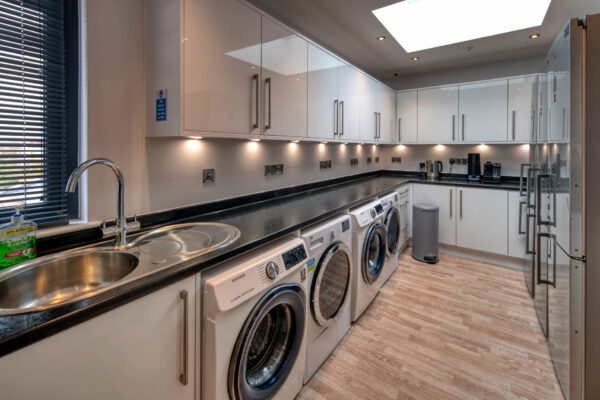 Double Rooms with En-Suite on North Street Southville Bristol BS3 1JD