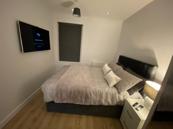 Double Rooms with En-Suite on North Street Southville Bristol BS3 1JD