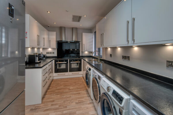 Double Rooms with En-Suite on North Street Southville Bristol BS3 1JD