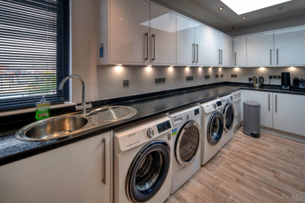 Double Rooms with En-Suite on North Street Southville Bristol BS3 1JD