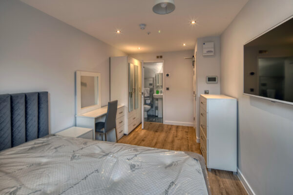 Double Rooms with En-Suite on North Street Southville Bristol BS3 1JD
