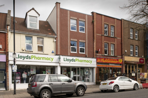 Double Rooms with En-Suite on North Street Southville Bristol BS3 1JD
